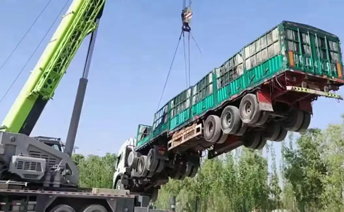 丘北道路脱困救援案例